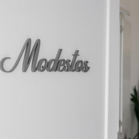 Red Beach Harmony Suites Modestos Акротири Экстерьер фото